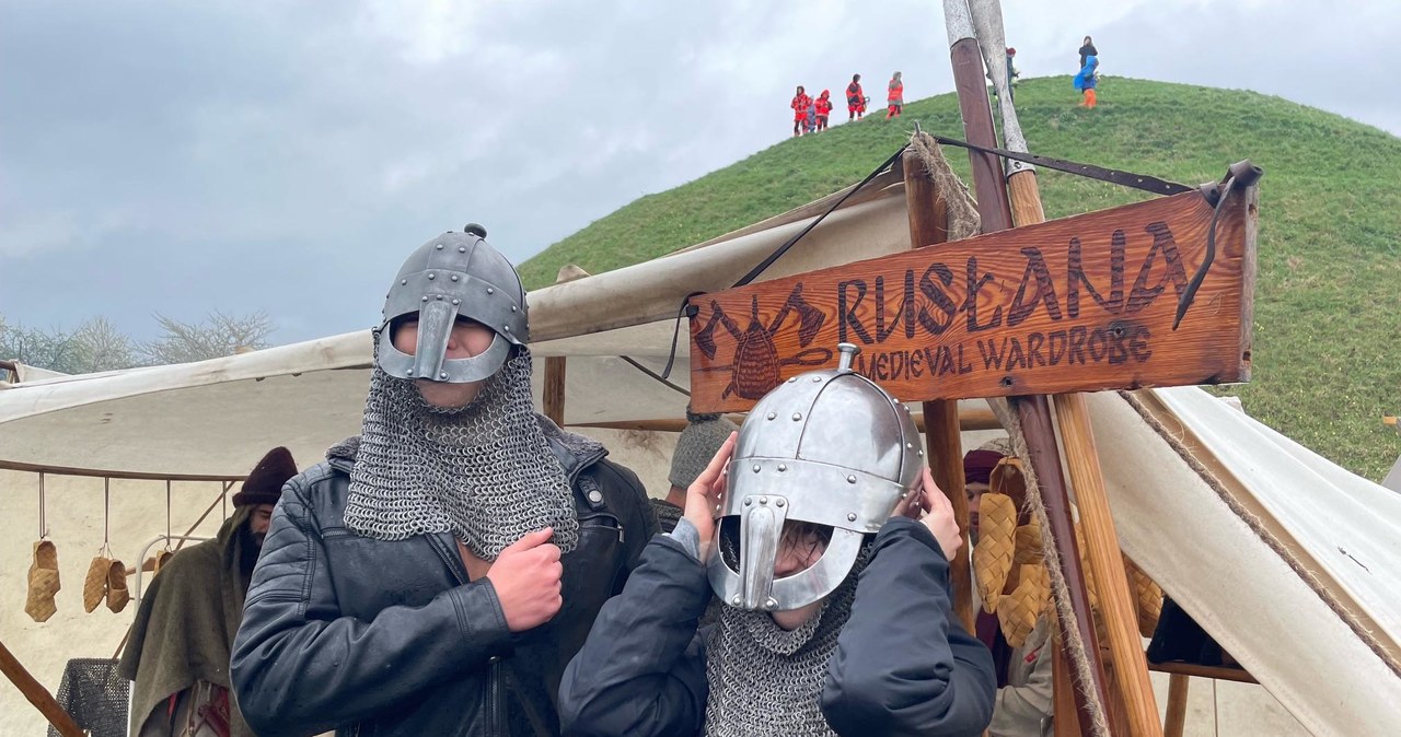 Deszcz nie przegonił fanów dawnej kultury. Rękawka 2024