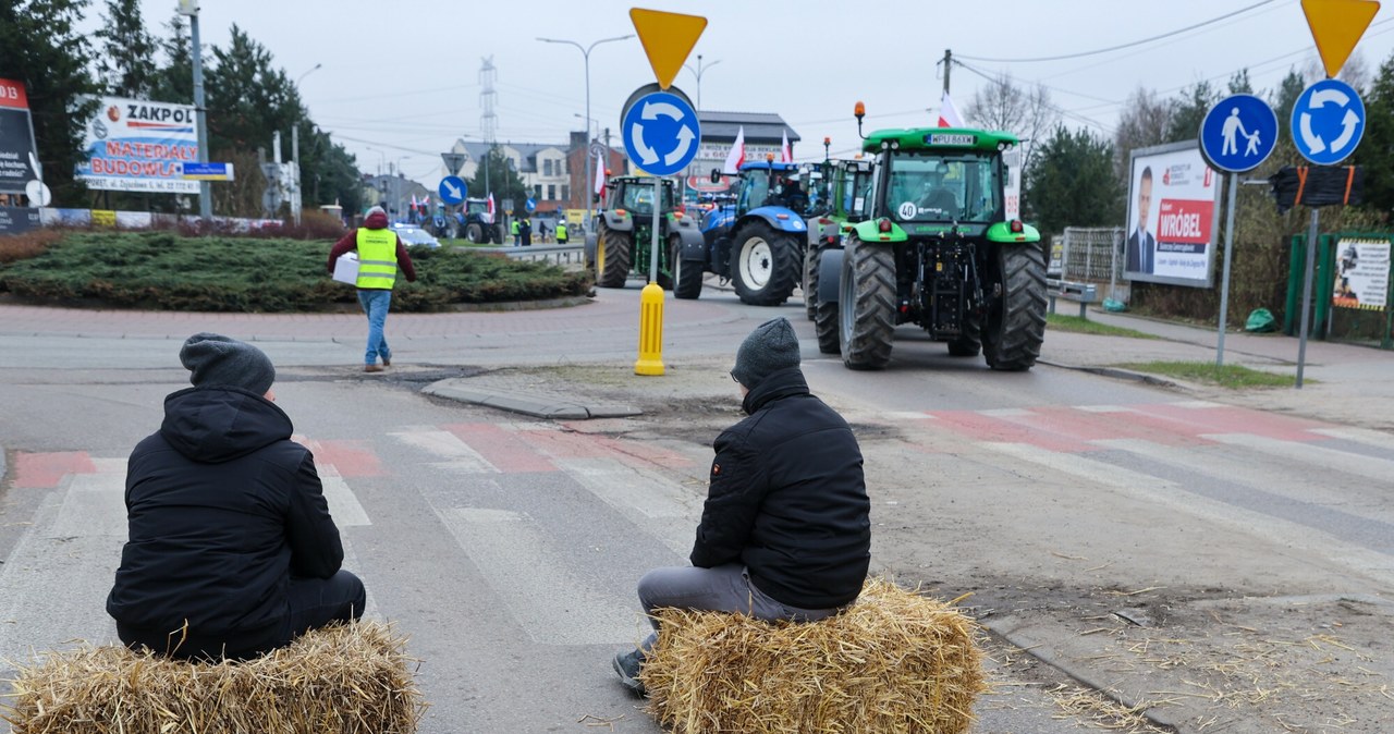 Snopki słomy i obornik dla posłów. W czwartek kolejny protest rolników