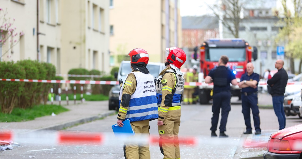 Tychy: Po wybuchu w bloku niedostępnych 49 mieszkań
