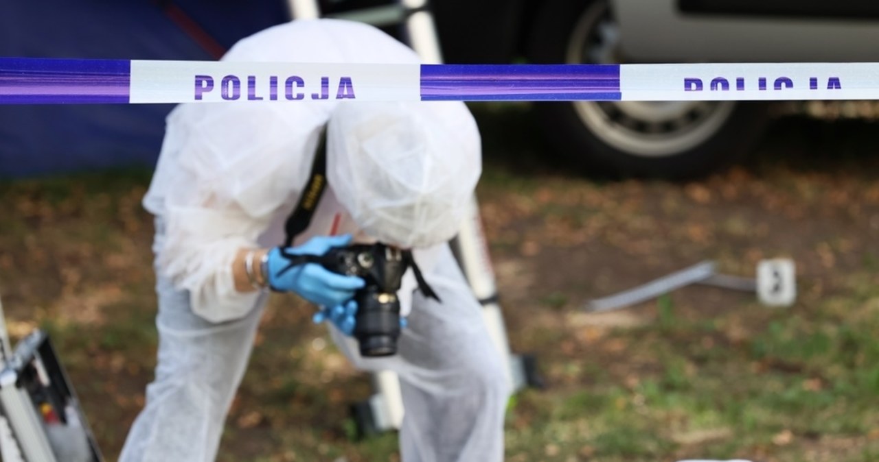 Ciała kilku osób w warszawskiej kamienicy. Są zatrzymania