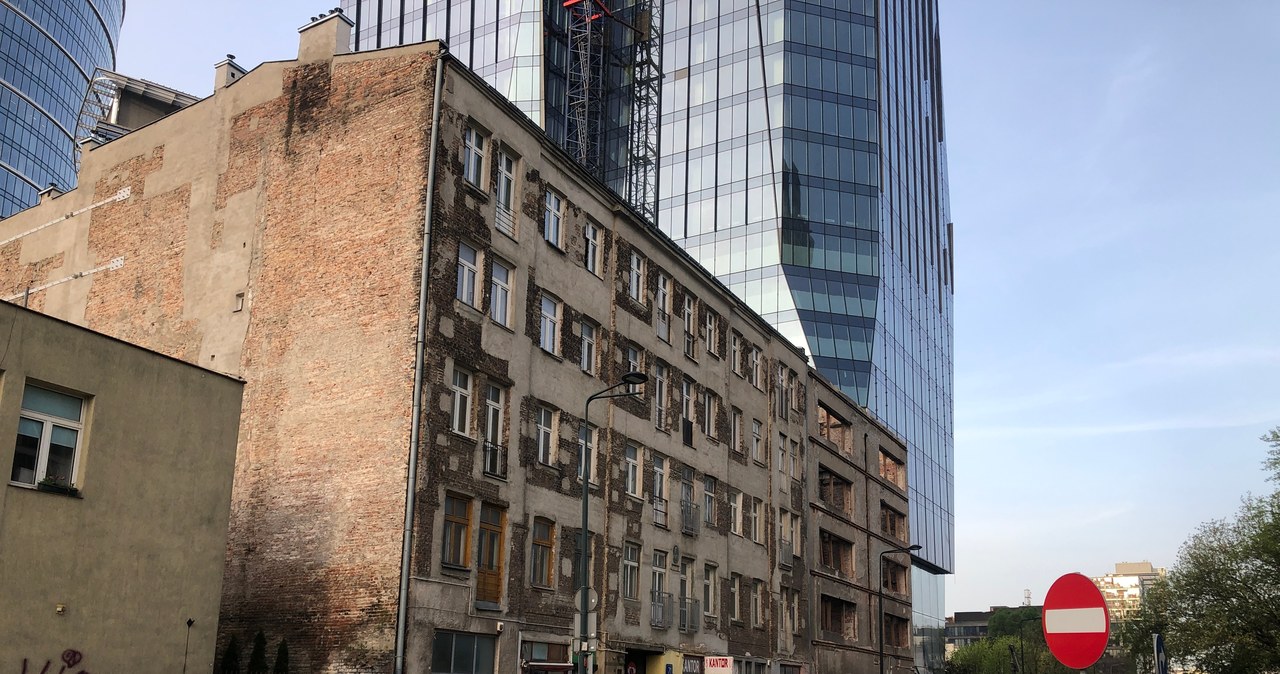 Ciała 4 mężczyzn w kamienicy w Warszawie. Nowe informacje RMF FM
