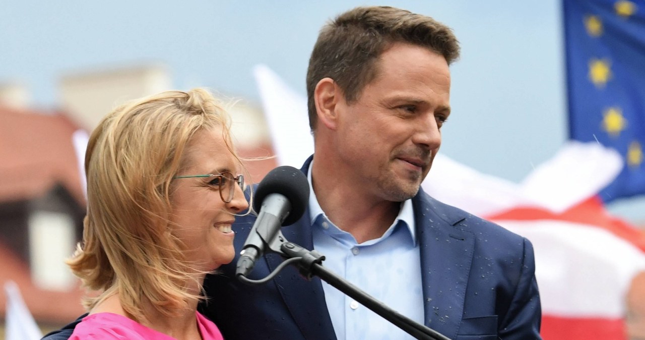Rafał Trzaskowski z żoną na nowym filmie. Całkowity zwrot akcji