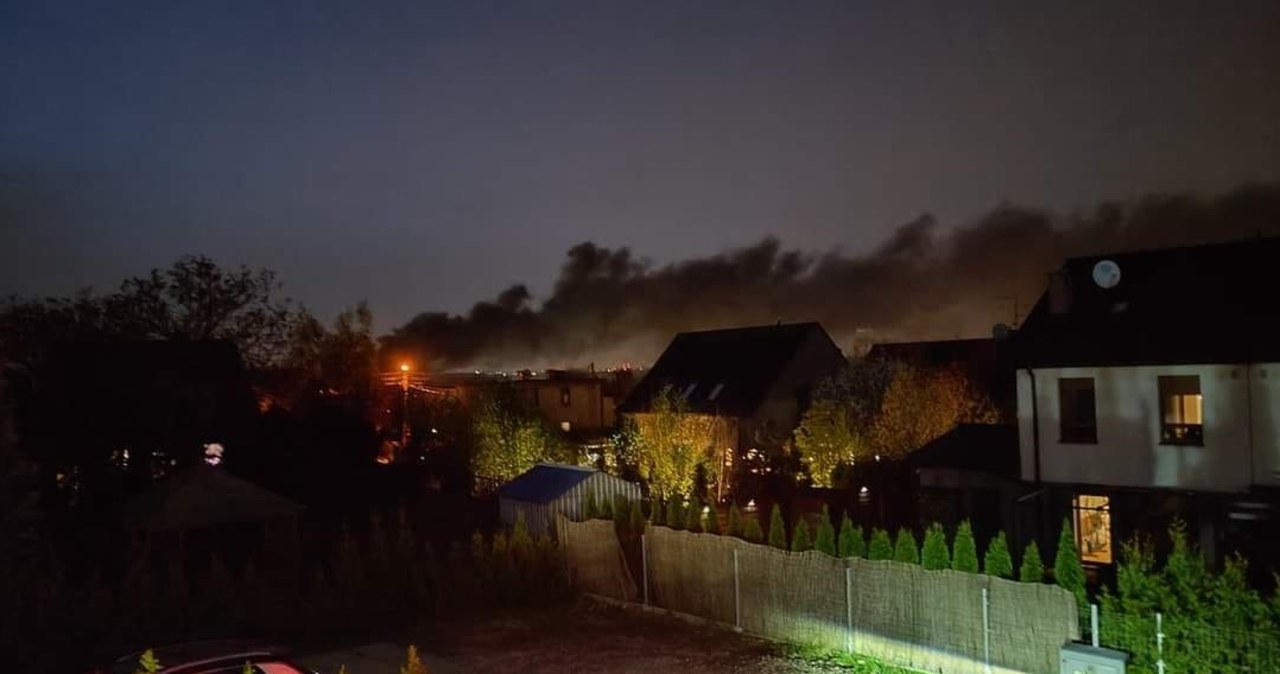 Pożar hali produkcyjnej w Mikołowie