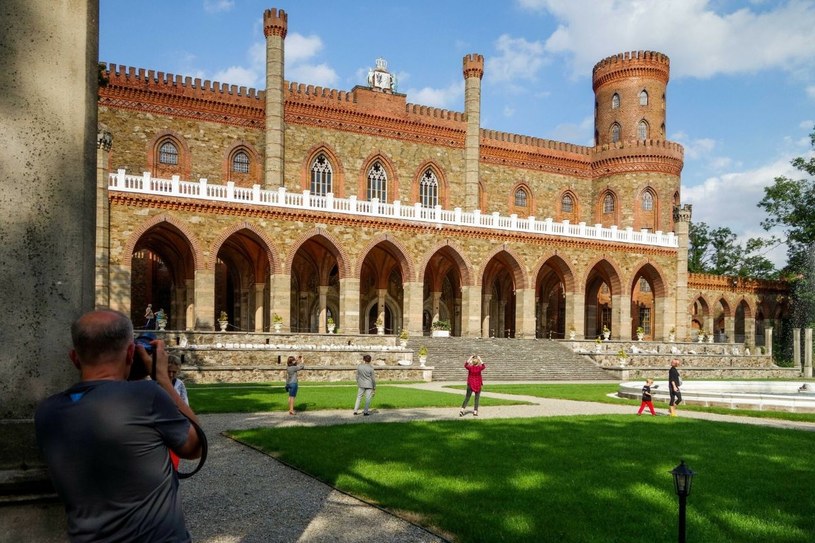 Perełka wśród polskich zamków. Jego ściany były świadkami ogromnego skandalu