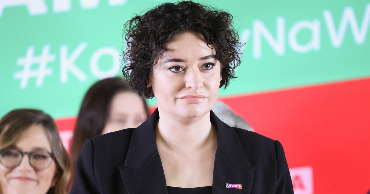 Od „wy…aj” do goździków. Żukowska przeprasza Hołownię