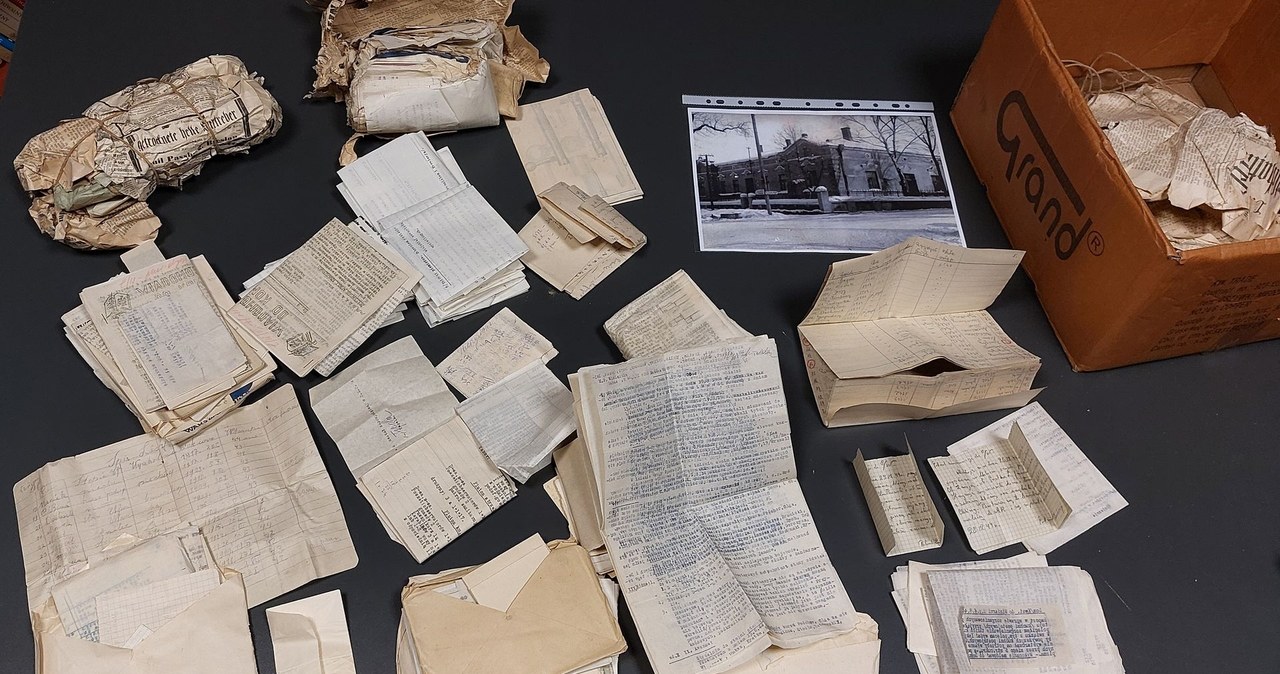 Olkusz: W remontowanym domu odnaleziono dokumenty AK