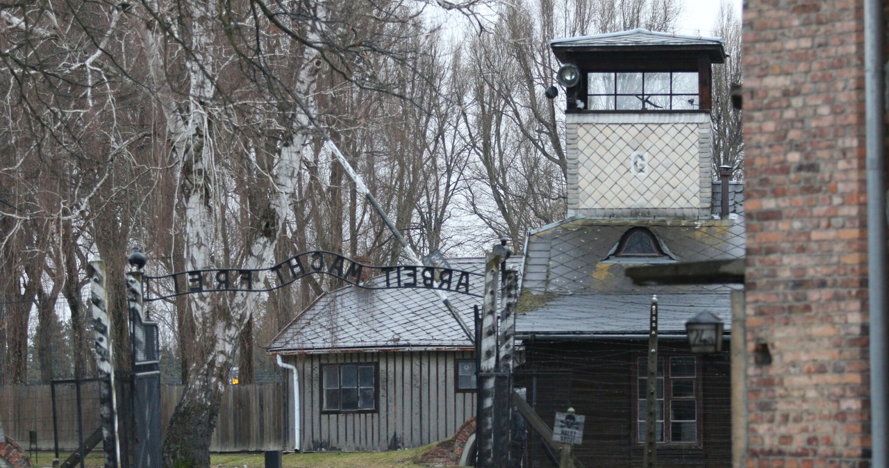 Facebook cenzuruje Muzeum Auschwitz. Gawkowski mówi o skandalu