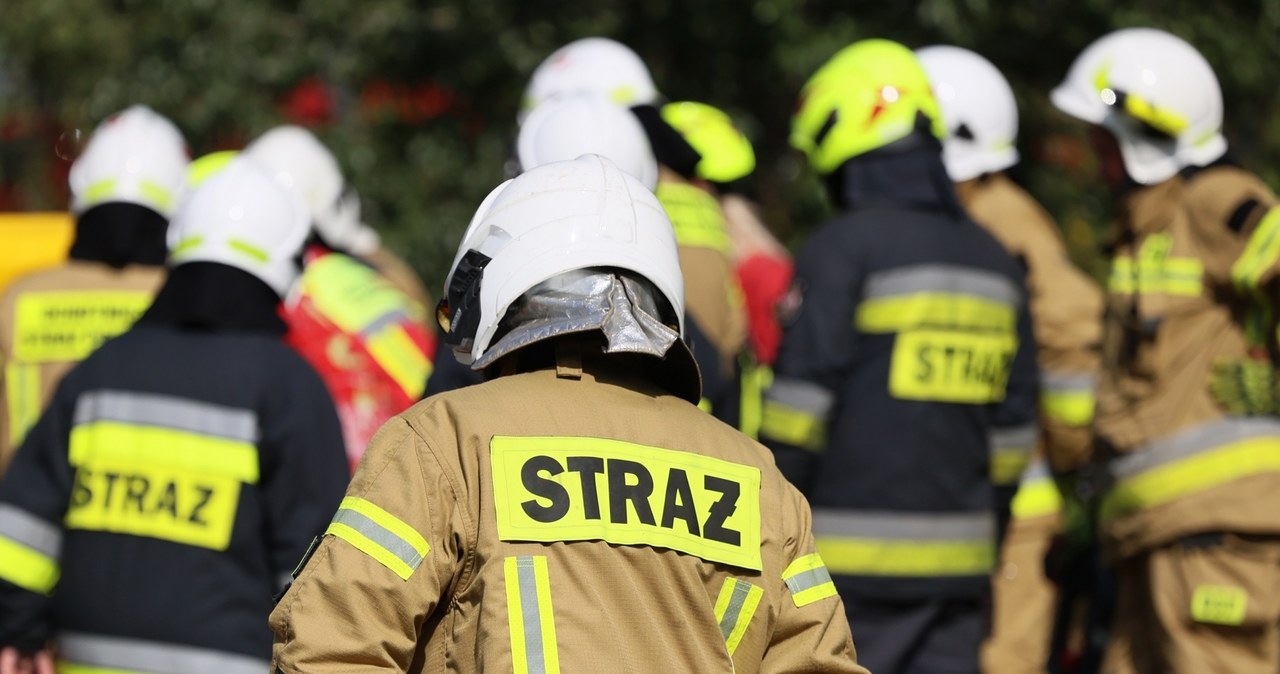 Akcja na stacji benzynowej. Wyciek drażniącej substancji