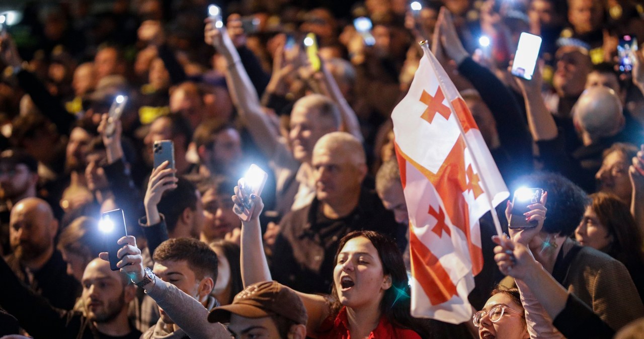 „Nie dla rosyjskiego prawa!”. Gigantyczne demonstracje w Gruzji