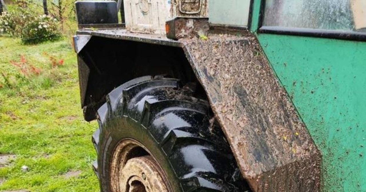 Pijany traktorzysta uciekał przed policją przez las