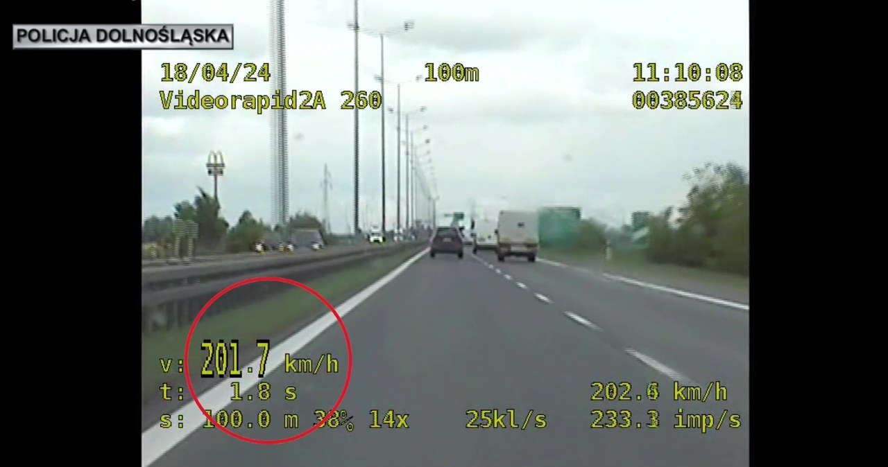 Jechała BMW 201 km/h! Została zatrzymana przez policjantki [FILM]