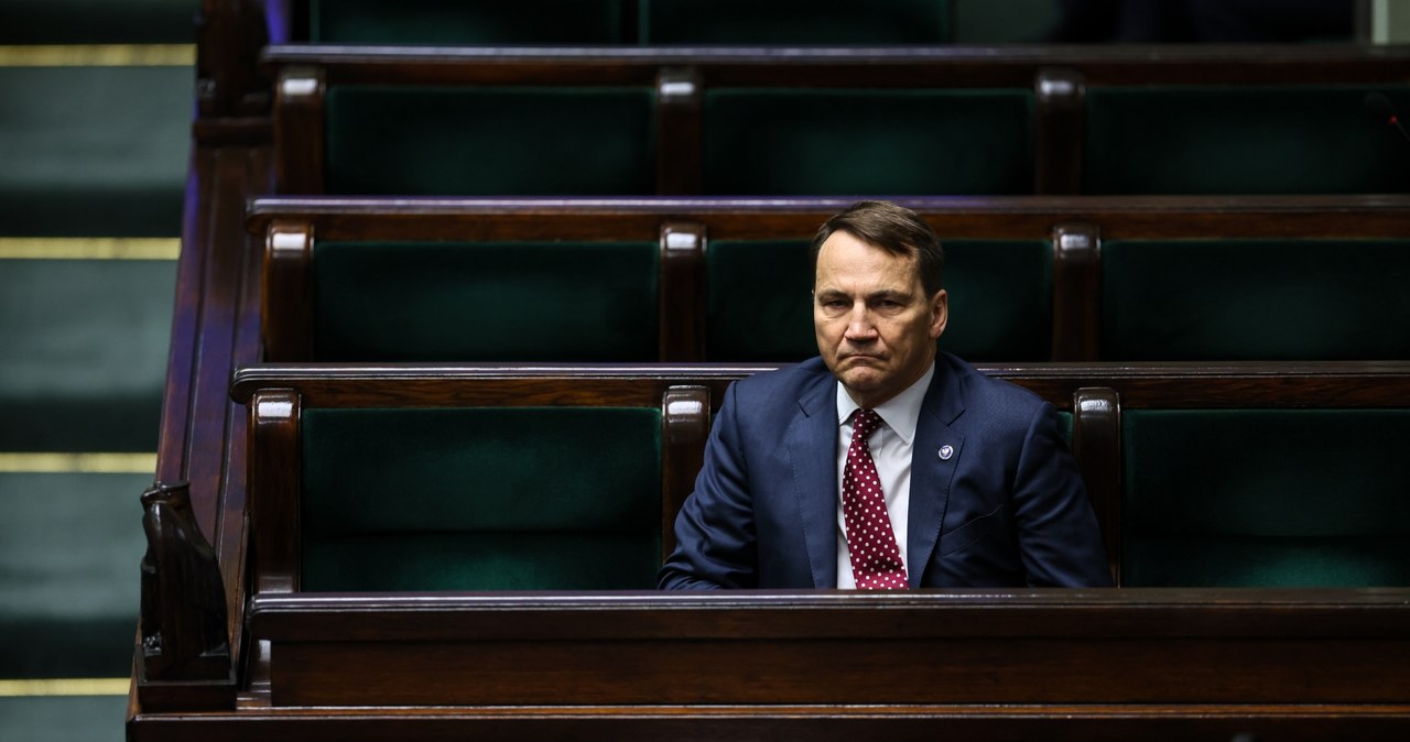 Sikorski: Prezydent nie jest od komentowania