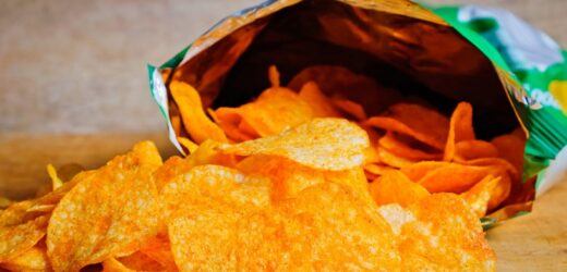 Z opakowań z chipsami zniknie powietrze. Parlament Europejski podjął decyzję