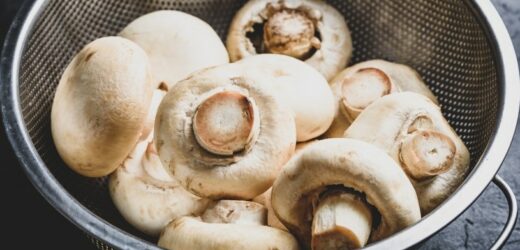 Niesłusznie lądują w koszu. Te obierki to skarb