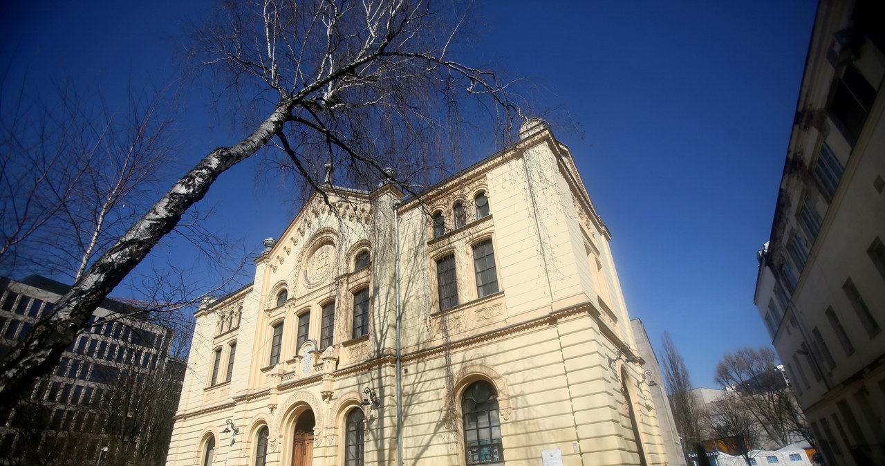 Czy ktoś chciał podpalić synagogę w Warszawie? Policja bada sprawę