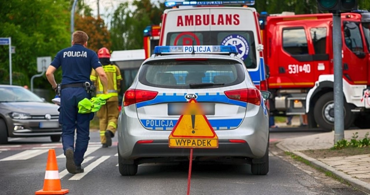 Wypadek w Krakowie. Ranny motocyklista, lądował śmigłowiec LPR
