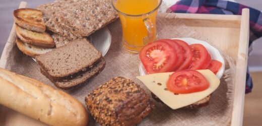 Najzdrowsze pieczywo na śniadanie. Zajadaj i obserwuj jak waga spada