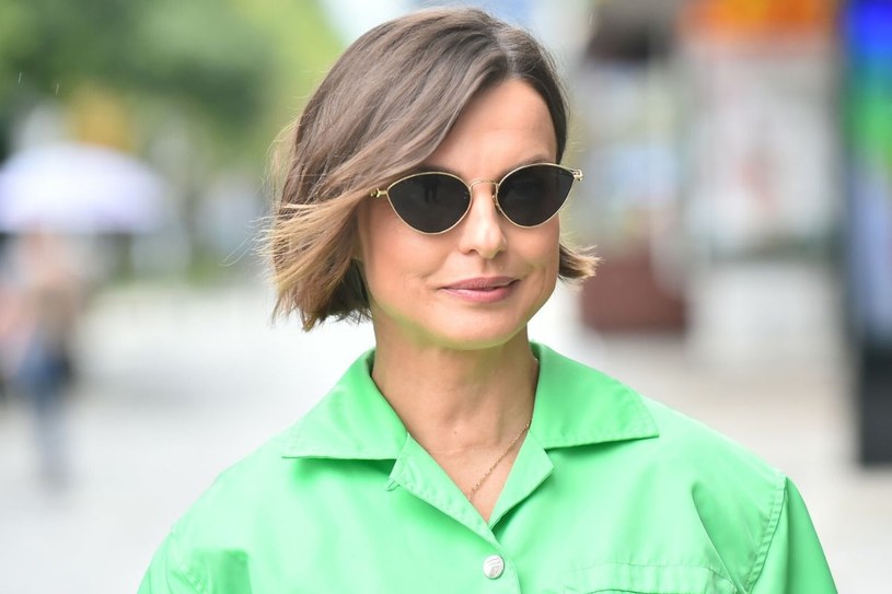 Ognista Kasia Sokołowska lansuje gorący trend. O tej spódnicy wiosną będziemy marzyć
