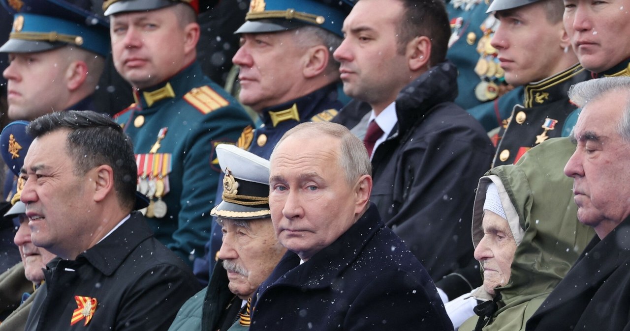 Dzień Zwycięstwa w Moskwie: Zbrodniarze z Buczy, brak salutu dla Putina i wolta Paszyniana