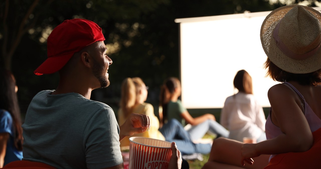 Wraca filmowy dziedziniec FINA, czyli darmowe kino w Warszawie