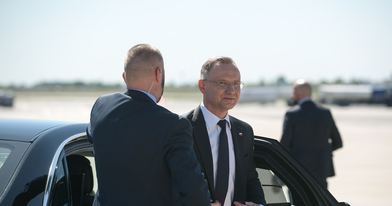 Andrzej Duda doleciał do Kataru. Wcześniej jego samolot miał awarię