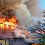 Pożar drewnianego budynku w Starachowicach. 9 osób ewakuowanych