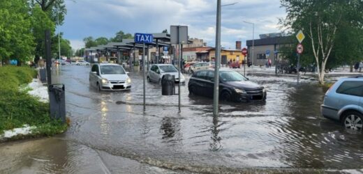 Gniezno pod wodą. Zalane mieszkania, lokale usługowe i samochody