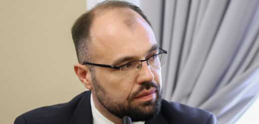 Szczucki o audycie w RCL: Agitacja wyborcza i manipulacje