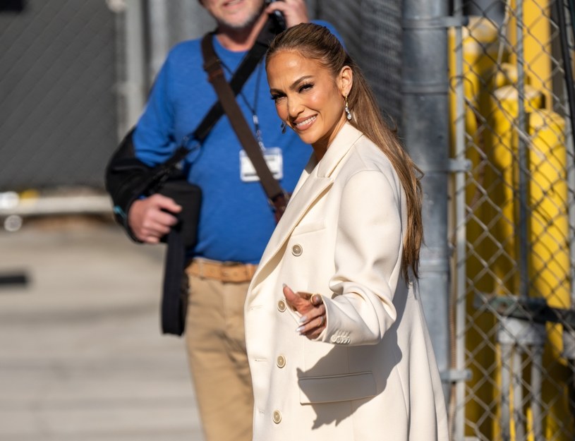 Jennifer Lopez kolejny raz pokazała się w obrączce. Chce uciąć plotki?
