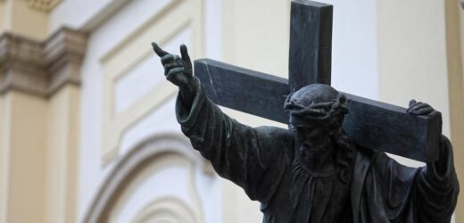 „Nawet 8 mld zł dla Kościoła rocznie”. Lewica chce raportu od premiera