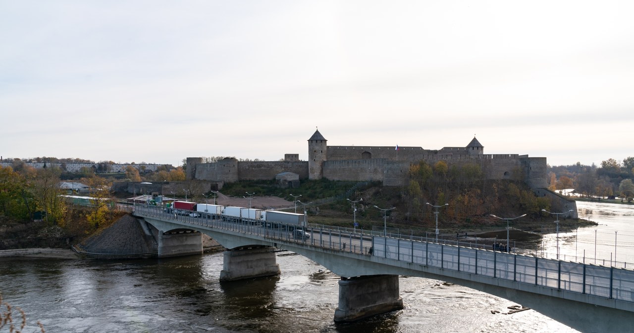 Rosjanie usunęli boje na Narwie. Estonia: To prowokacja