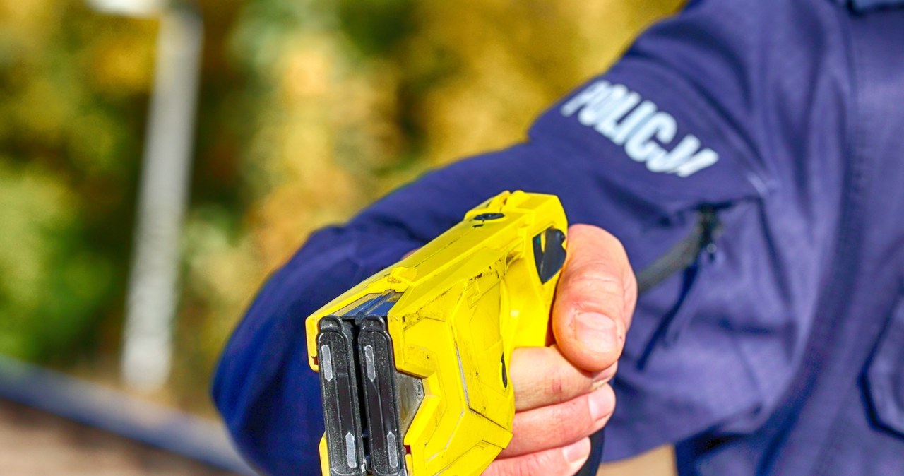 Dramat w Inowrocławiu: Policjanci użyli paralizatora, mężczyzna zmarł