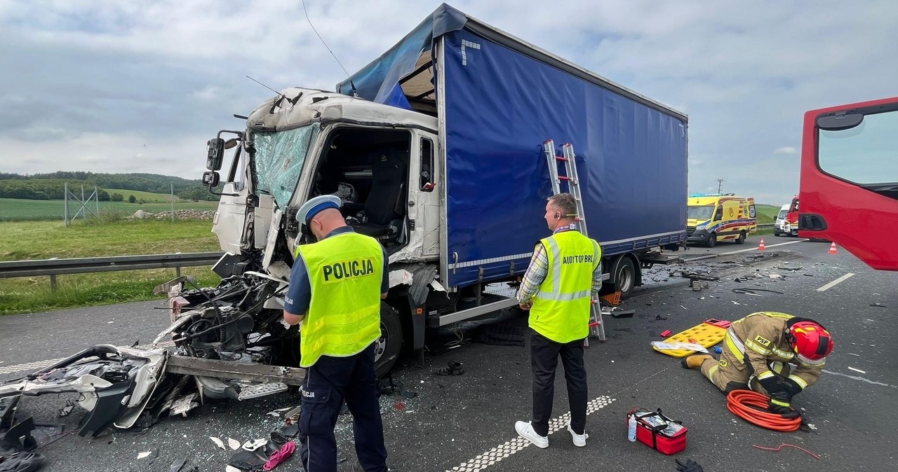 Wypadek na A1 w Pomorskiem. Lądował śmigłowiec LPR