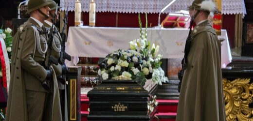 W Krakowie rozpoczął się pogrzeb Jana A.P. Kaczmarka