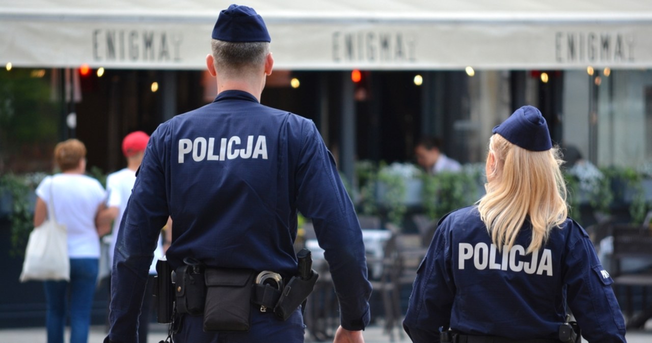 Zagroził pracownicy stacji i ukradł pieniądze. Sprawca napadu poszukiwany