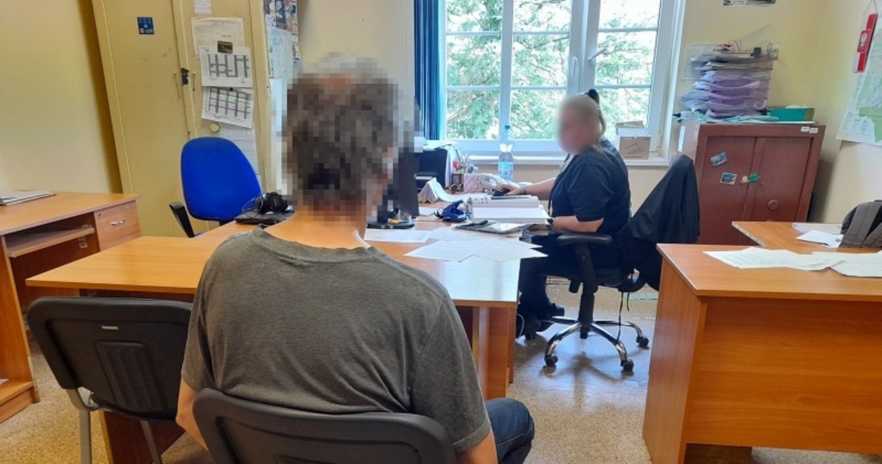 56-latek namawiał do czynności seksualnych 13-latkę. Został zatrzymany