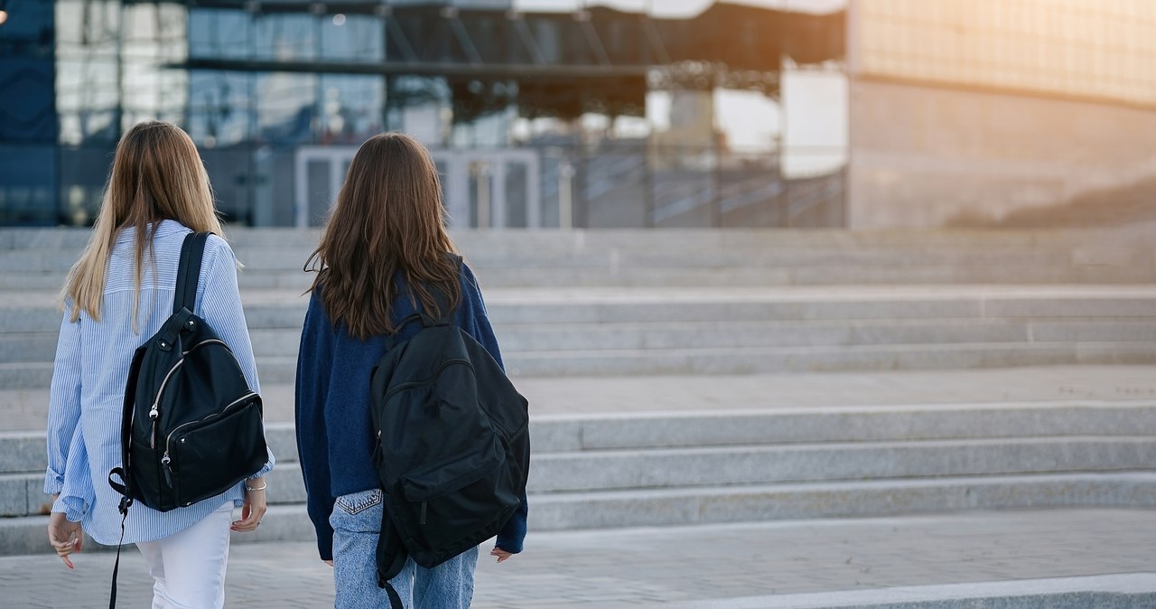 Liczba zaginięć dzieci w Polsce przeraża. Jest deklaracja Szymona Hołowni