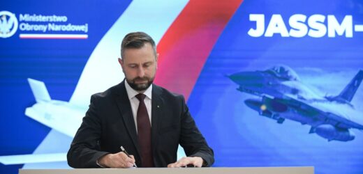 Pociski, które będą mogły sięgnąć Moskwy. Szef MON podpisał umowę
