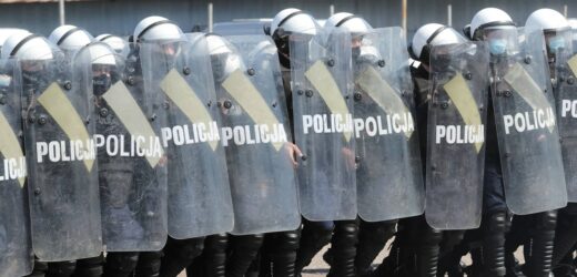 Policjanci wesprą SG i wojsko przy zaporze. Jest decyzja