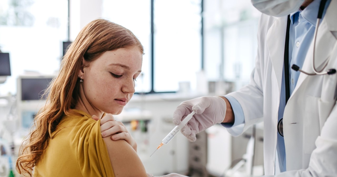 Zmiany w programie szczepień przeciw HPV. Będą w każdej szkole?