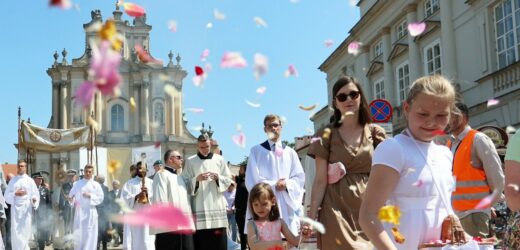 Procesje w Warszawie. Sprawdź, gdzie będą utrudnienia