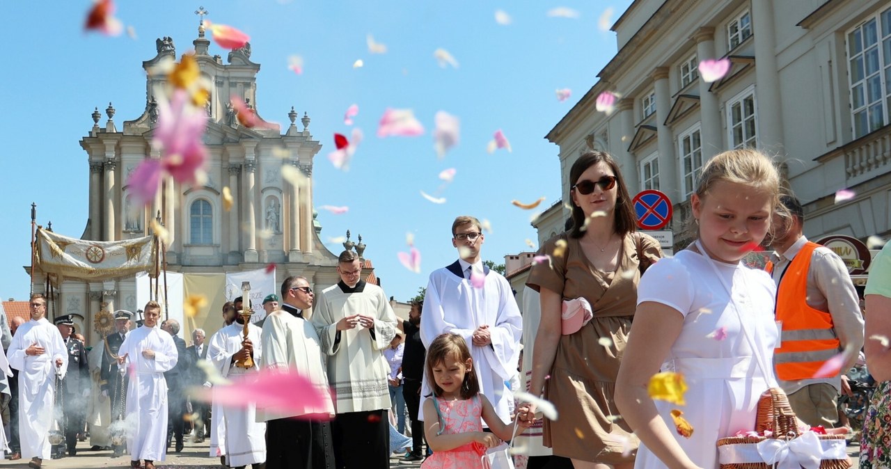 Procesje w Warszawie. Sprawdź, gdzie będą utrudnienia