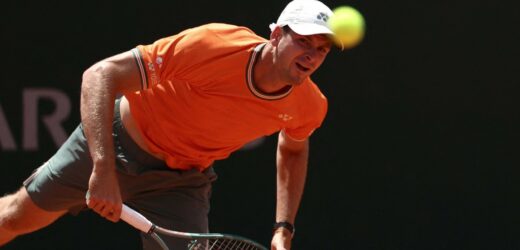 27 godzin i wreszcie koniec. Hubert Hurkacz w 3. rundzie French Open!