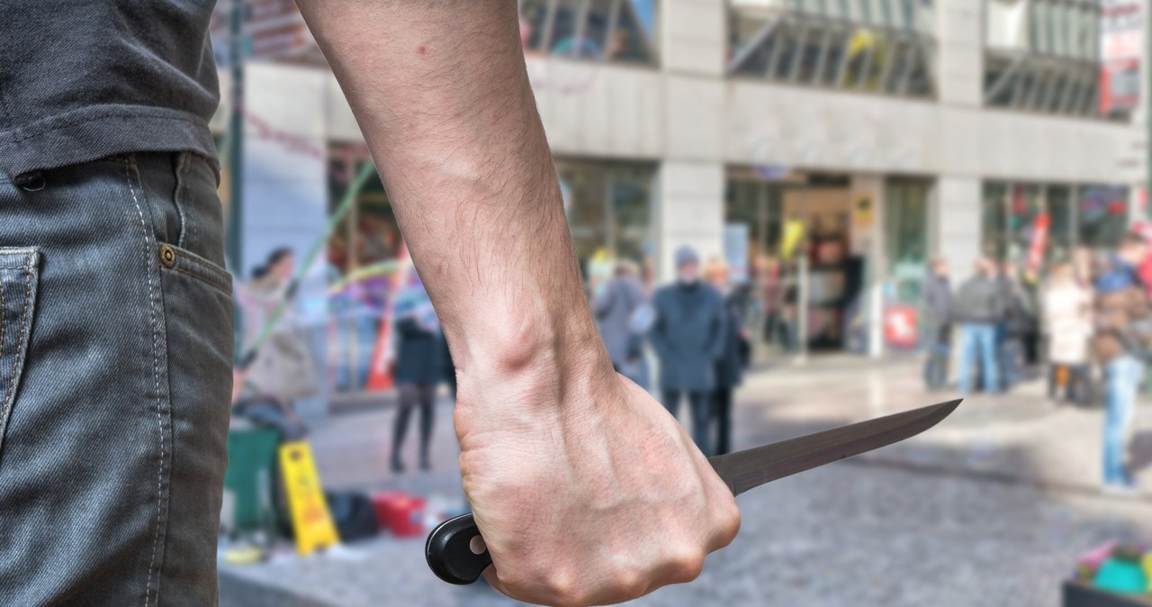 Niemcy: Atak nożownika na polityka i policjanta