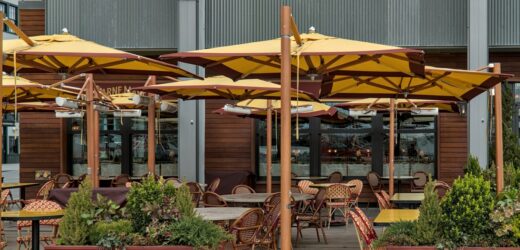 Podpalił parasole w restauracyjnym ogródku. 24-latek słono za to zapłaci