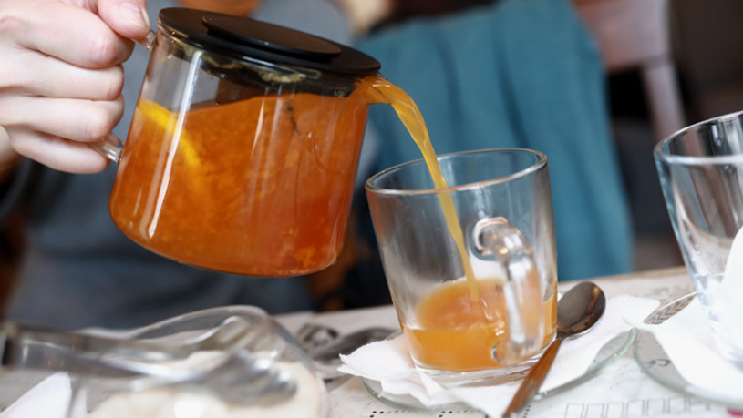 Ochładzają organizm i nawadniają lepiej niż woda. Pij śmiało w upały