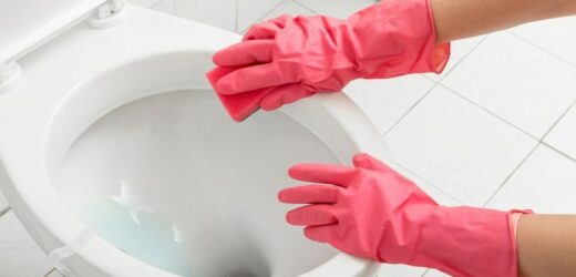 Zapomnij o sodzie i occie. Oto najsilniejszy naturalny odkażacz do toalet