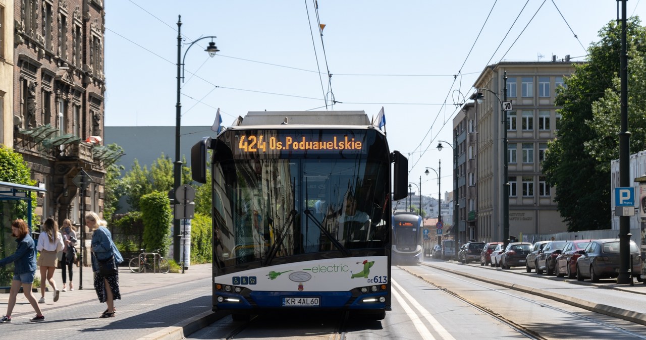 Prezent od prezydenta Krakowa. Plan darmowej komunikacji dla uczniów w wakacje