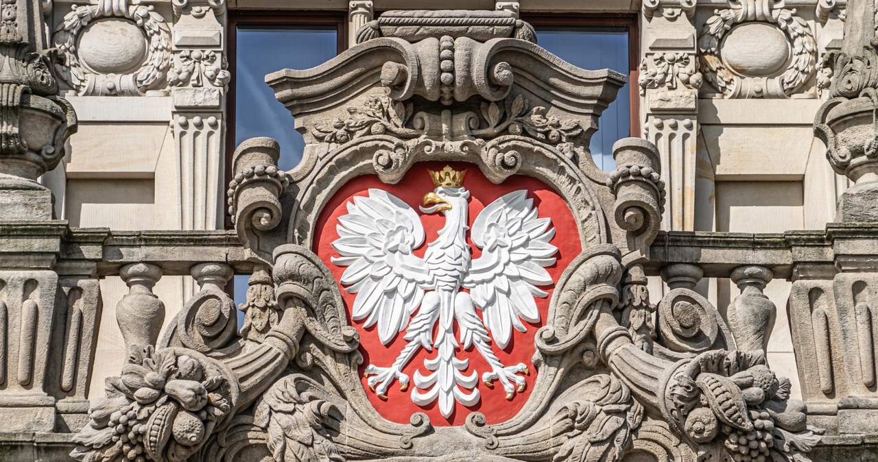 ​Szczecin: Wojewoda z czasów PiS podpisany na godle.  „Myślałem, że to fake”