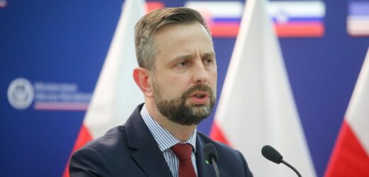 Polscy żołnierze skuci kajdankami na granicy. Jest reakcja szefa MON